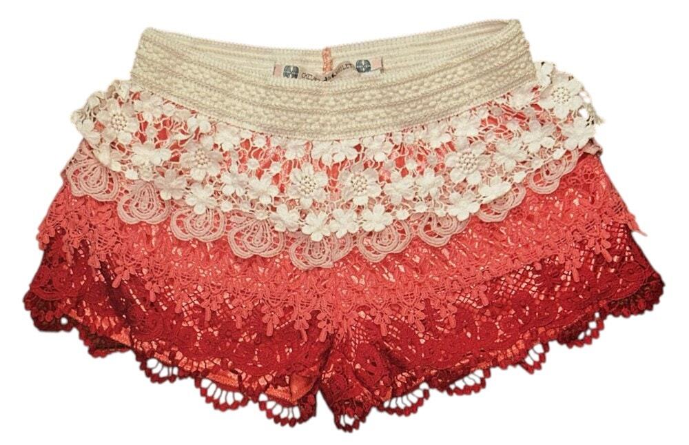 NWT Chelsea & Violet Ombre Red & Cream Tiered Crochet Lace Shorts Medium